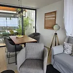 Oasis House Апартаменты