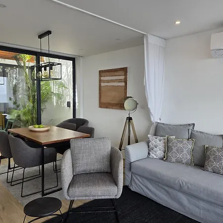 Oasis House Apartment